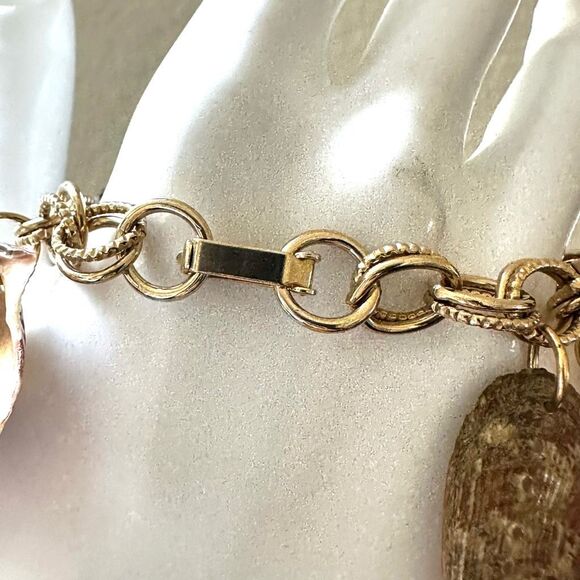 Vintage genuine shell charm bracelet - Picture 5 of 8
